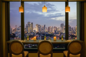 Отель Avani Atrium Bangkok Hotel - SHA Extra Plus Certified  Бангкок
